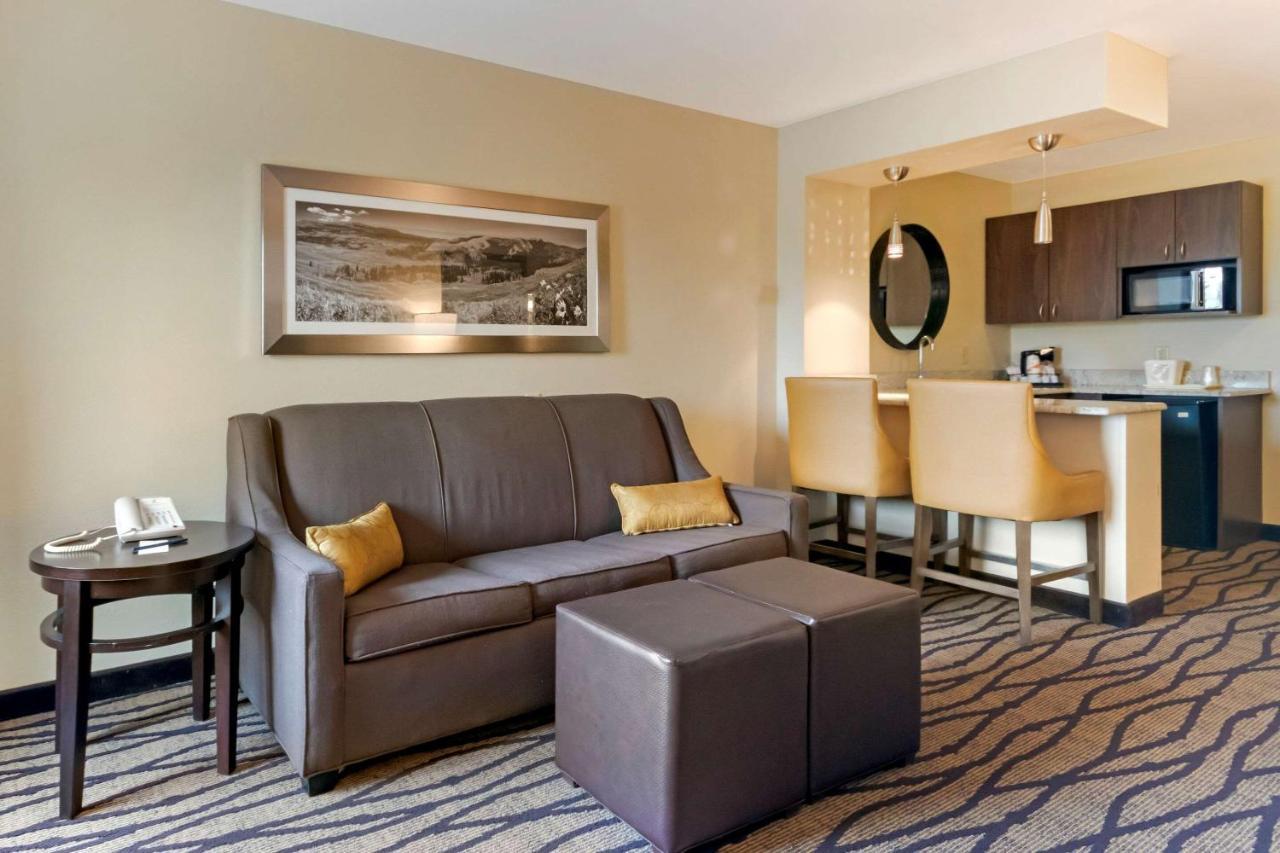 Comfort Inn & Suites Market - Airport Great Falls Εξωτερικό φωτογραφία