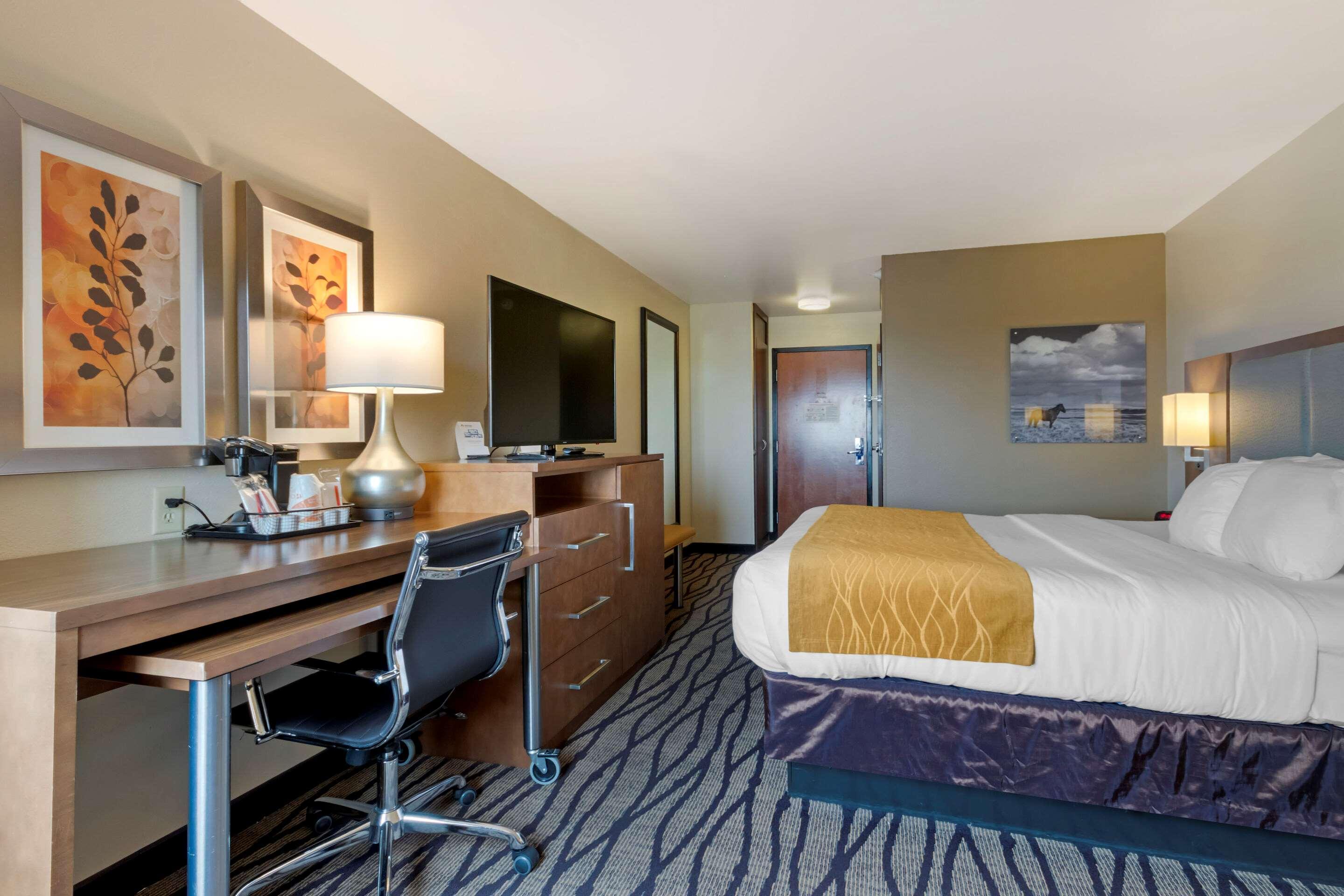 Comfort Inn & Suites Market - Airport Great Falls Εξωτερικό φωτογραφία
