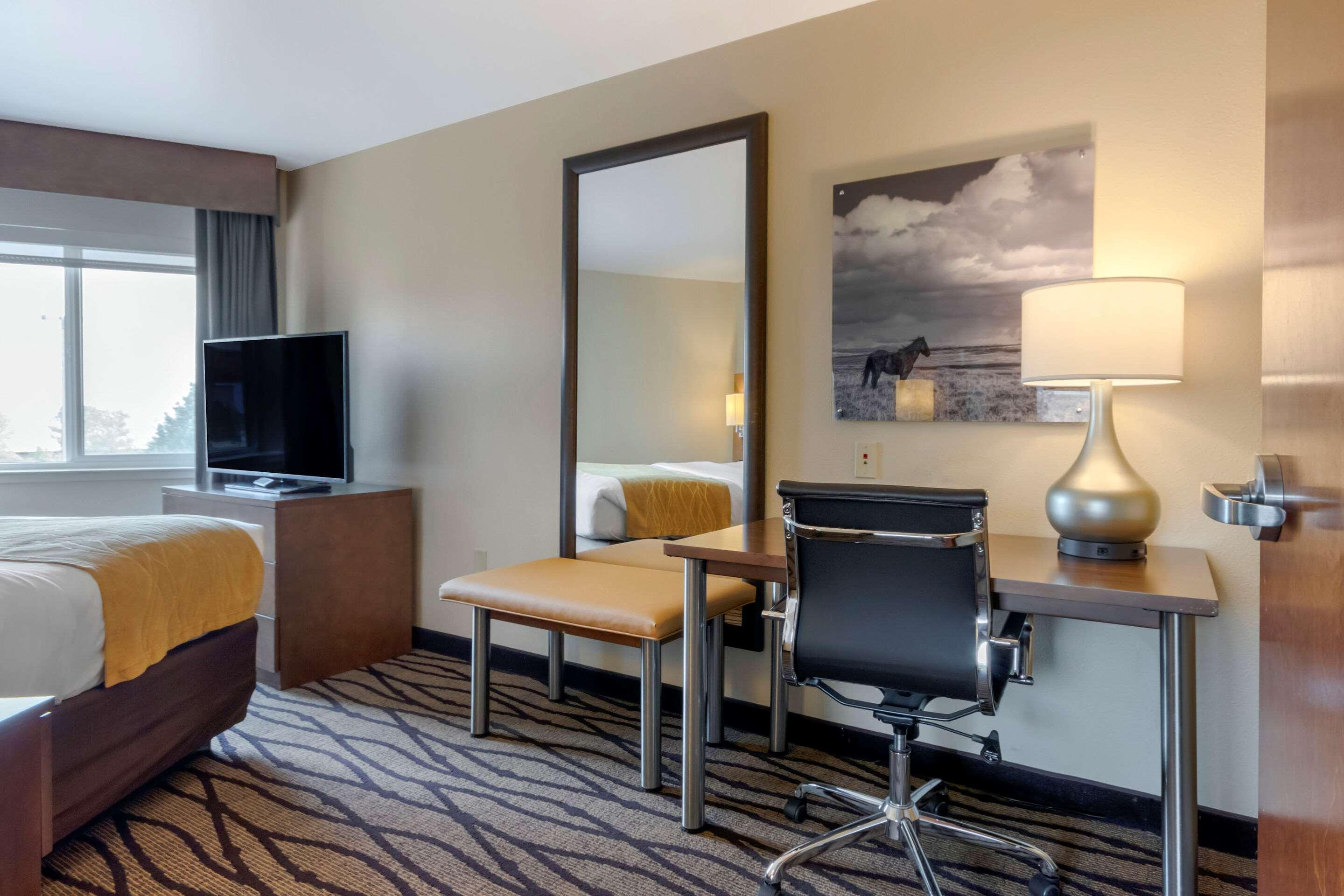 Comfort Inn & Suites Market - Airport Great Falls Εξωτερικό φωτογραφία
