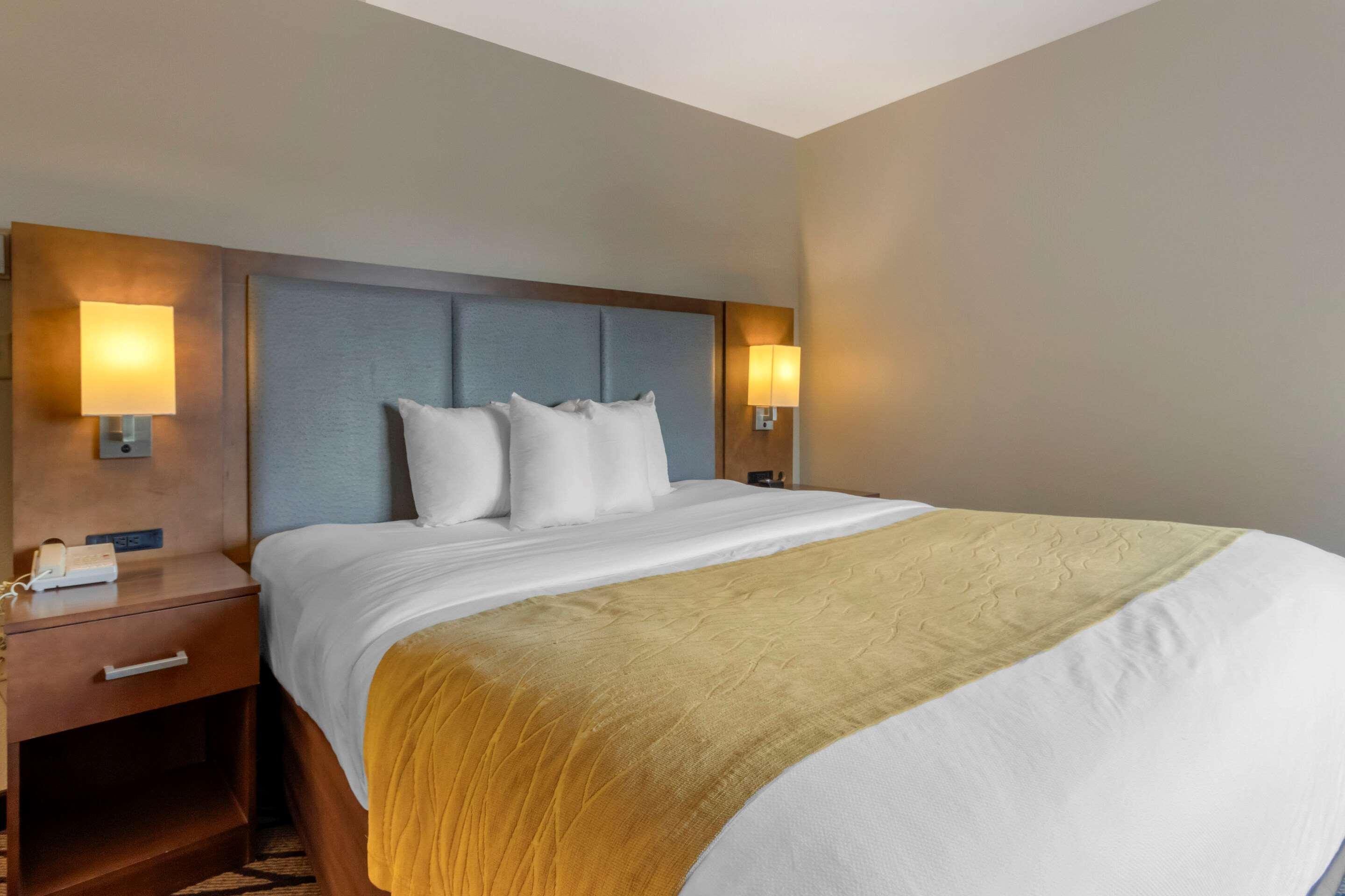 Comfort Inn & Suites Market - Airport Great Falls Εξωτερικό φωτογραφία